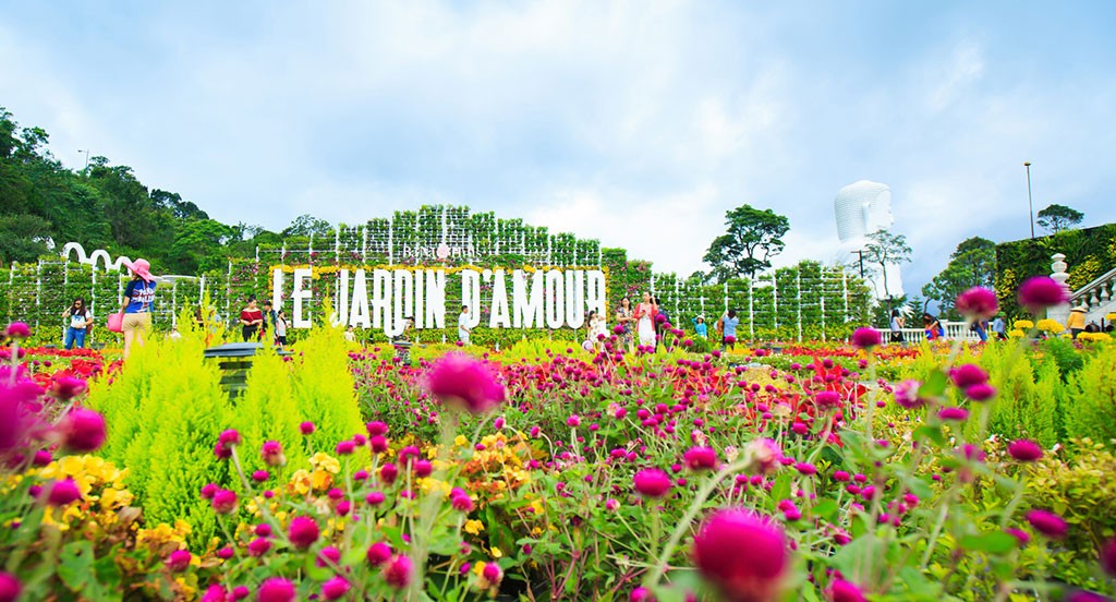 thuê xe ô tô hội an đi bà nà thăm Vườn hoa Le Jardin D’Amour 